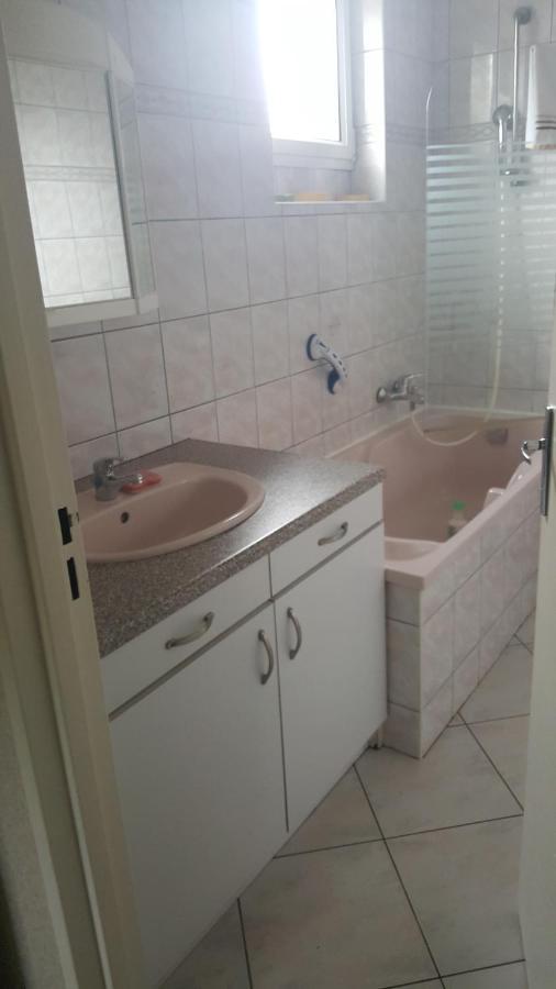Apartamento Le Repaire Du Deux Roues Saint-Sauveur  Exterior foto