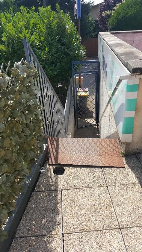 Apartamento Le Repaire Du Deux Roues Saint-Sauveur  Exterior foto