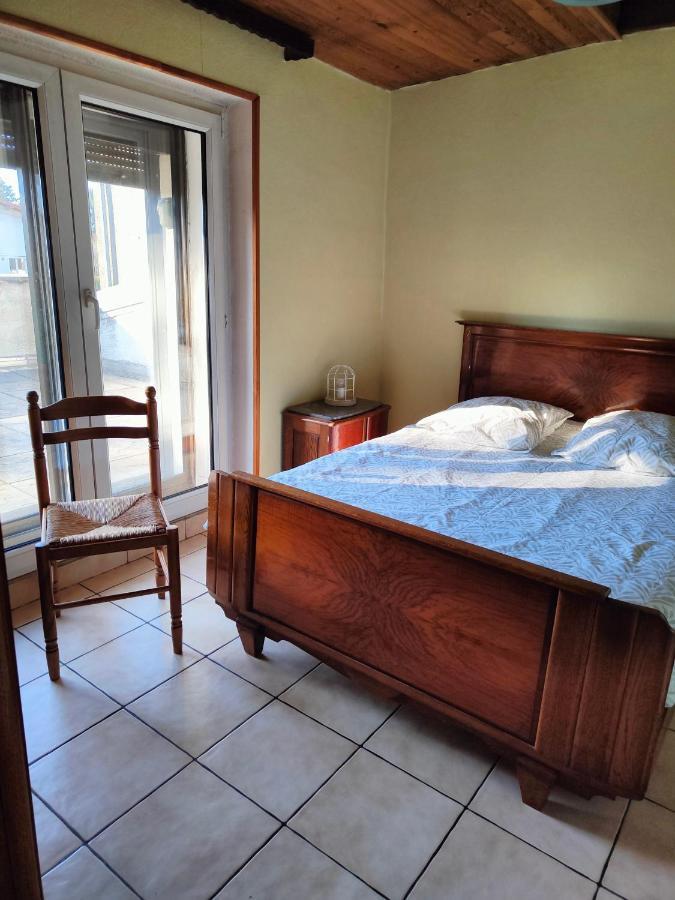 Apartamento Le Repaire Du Deux Roues Saint-Sauveur  Exterior foto
